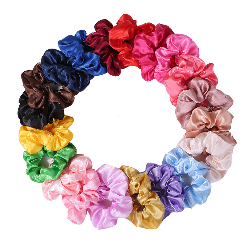 مجموعة من ربطات الشعر الساتان  - مراجعة Scrunchie Satin Set وسعره