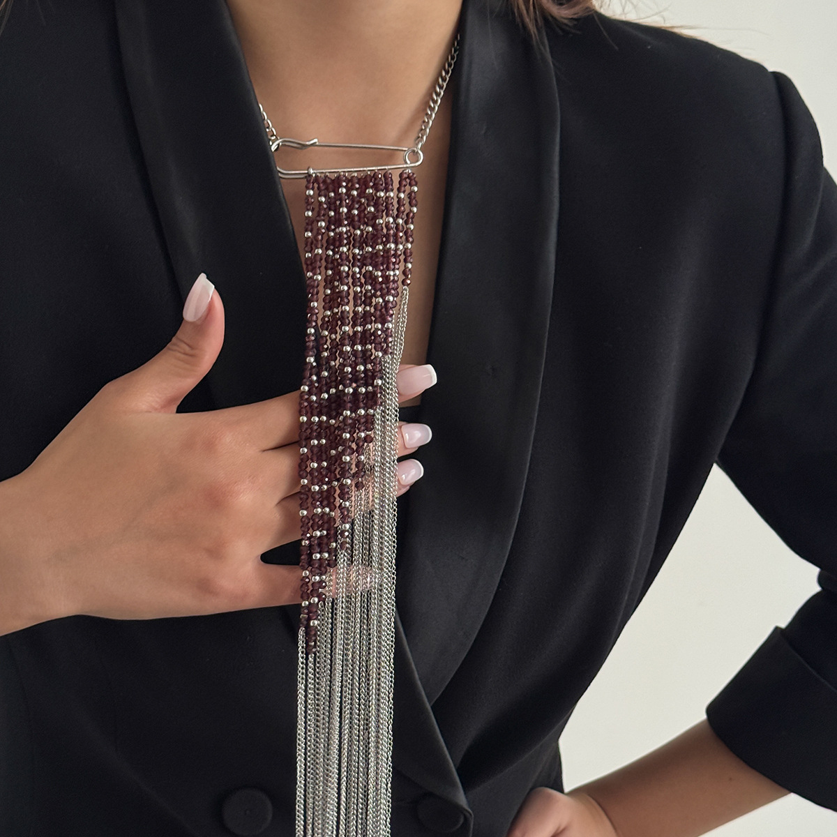 بروش سلسلة بشرابة بلون فضي، إك - مراجعة Women Accessories Trending وسعره