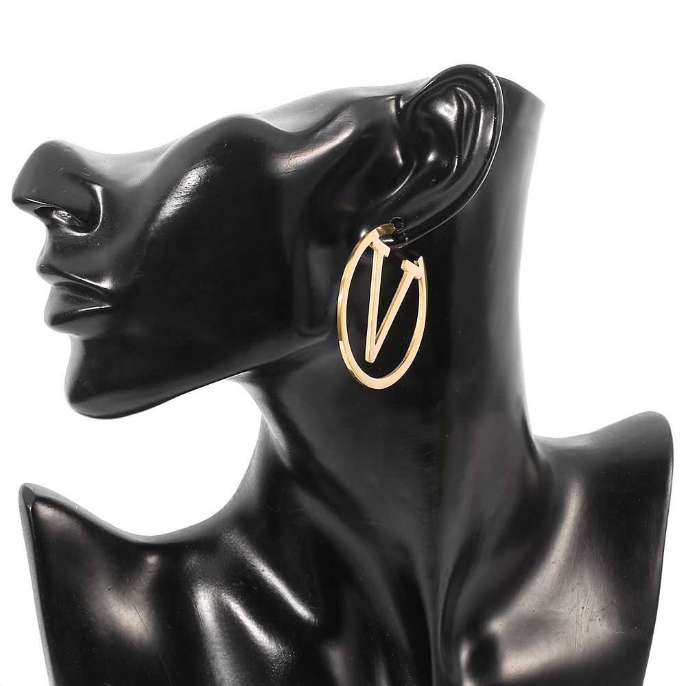 أقراط معدنية أنيقة بتصميم حرف  - مراجعة Women Accessories Trending وسعره